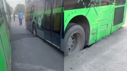 Провал дороги в Алматы: два пассажирских автобуса оказались в ловушке (ВИДЕО)