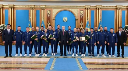 Президент Казахстана вручил ордена и медали боксерам и тренерам сборной