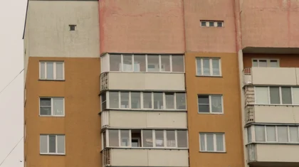 Врачи борются за жизнь трехлетнего малыша, упавшего с пятого этажа в Петропавловске