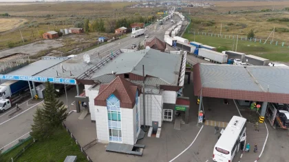 Пробки из грузовых автомобилей образовались на границе Казахстана и России