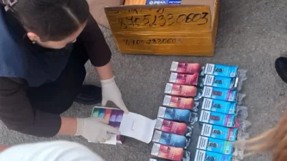 Женщина с десятками пачек вейпов задержана в Мангистау (ВИДЕО)
