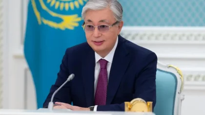 Токаев поздравил казахстанцев с Днем труда