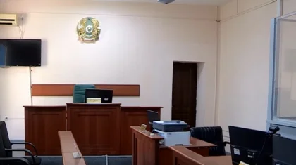 В Шымкенте 25-летнего следователя осудили за мошенничество