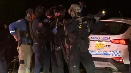 Мужчина более 50 раз выстрелил в прохожих из своей квартиры в Сиднее (ВИДЕО)