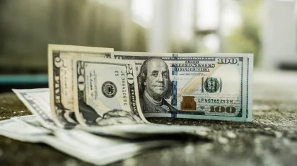 Доллар падает: курс снизился до 541,63 тенге по итогам дневных торгов на KASE