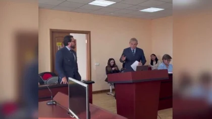 Суд о «торте за 600 тысяч»: представитель блогера упрекнул адвоката кондитера в незнании юриспруденции (ВИДЕО)