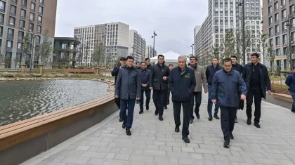 Токаев ознакомился с благоустройством бульвара Greenline в Астане
