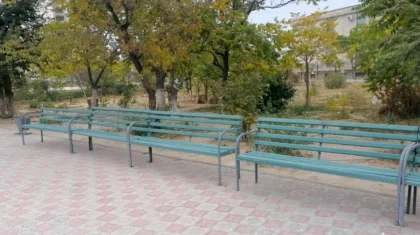 На первоклассницу обрушилась скамейка во время перемены в школе Актау