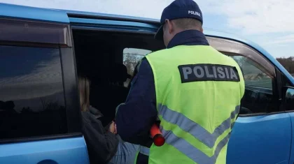 Жителя Астаны на Toyota Alphard поймали за перевозку шестерых пассажиров в Костанае (ВИДЕО)