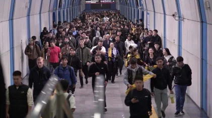 Алматинцам через громкоговорители напоминают о правилах поведения в метро (ВИДЕО)
