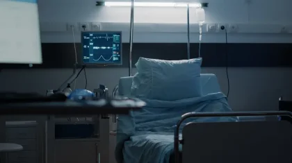 Мать с детьми выпали из окна в Павлодаре: она проходит лечение в психцентре