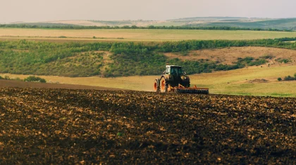 Фермеры десятый месяц не могут снять арест с домов и земель в Актюбинской области