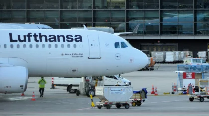 Топливозаправщик столкнулся с самолетом в аэропорту Алматы: проводится расследование