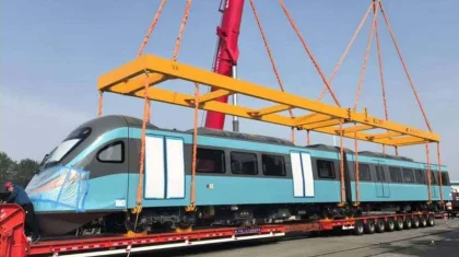 Еще два состава LRT доставили в Астану