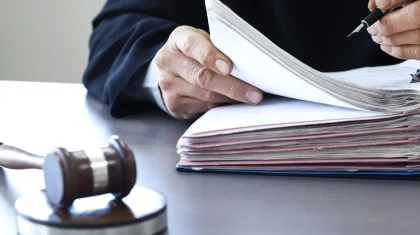 Казахстанка с долгами в 14 млн тенге выиграла суд у пяти банков