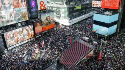 Миллионы человек вышли на акции против политики Дональда Трампа в США