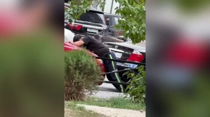 В сети появилось видео с шатающимся «полицейским» в Алматы