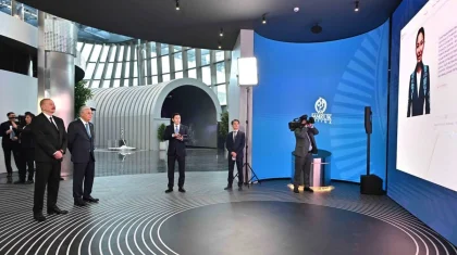 Токаев и Алиев посетили центр искусственного интеллекта Alem.AI в Астане