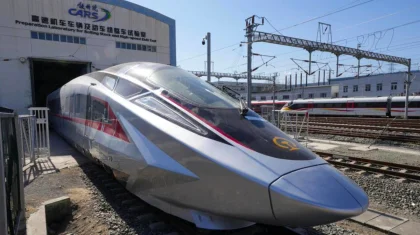 Поезд CR450 во время испытаний в Китае развил скорость до 453 км/ч