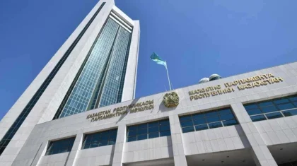 Трехлетний республиканский бюджет утвердил Мажилис