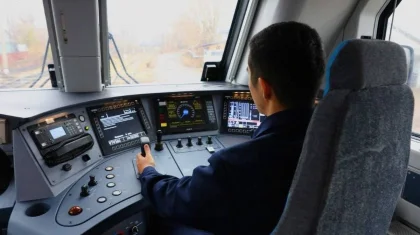 Три машины выехали на рельсы перед поездом в Акмолинской области