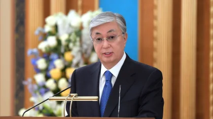 Токаев присвоил казахстанцам госнаграды ко Дню Республики