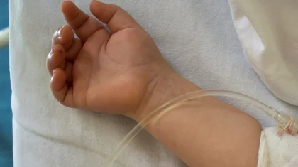 Умер малыш, впавший в кому после шести часов ожидания помощи в больнице Арыси