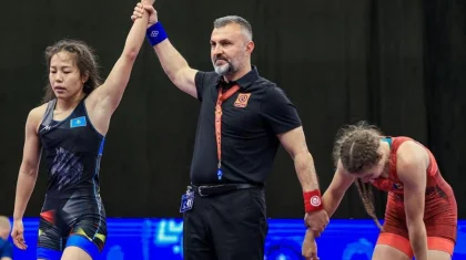 Шугыла Омирбек завоевала первое для Казахстана золото на ЧМ по женской борьбе в Сербии