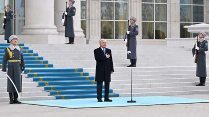Токаев принял участие в церемонии поднятия Государственного флага (ФОТО, ВИДЕО)