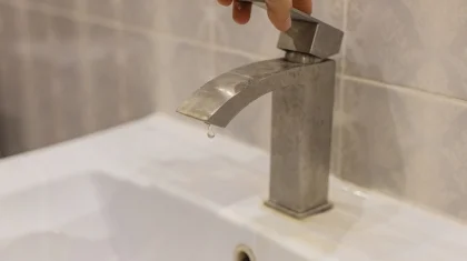 Пятый месяц сидят без питьевой воды жители девятиэтажки в Актау