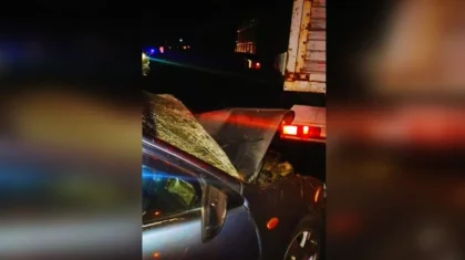 Легковушка врезалась в прицеп КамАЗа: страшное ДТП произошло в Павлодарской области