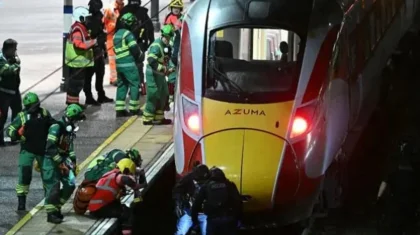 Нападение с ножом произошло в поезде в Англии: 11 пострадавших, один – в критическом состоянии