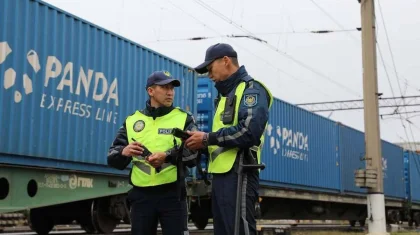 Устроили опасные игры: дети залезли на поезд ради забавы в Астане