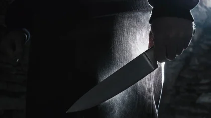 Нанес 9 ножевых ранений: пытавшийся убить бывшую жену казахстанец не признал вину