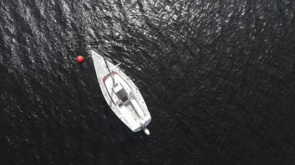 Без связи и с поломанным мотором: рыбаки застряли на Балхаше (ВИДЕО)