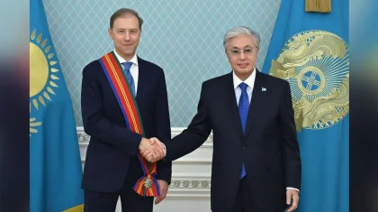 Токаев наградил Дениса Мантурова орденом «Достық» I степени