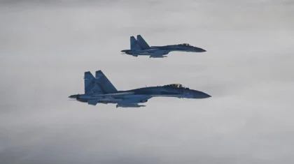 Самолет президента Казахстана по пути в Москву сопровождают истребители Су-35 (ВИДЕО)