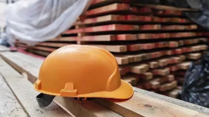 Работодатель выплатит 3,5 млн тенге пострадавшему на стройке костанайцу