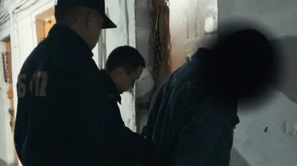 Задержание двух работников интернет-магазина сняли на видео в Павлодарской области