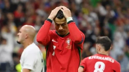 Роналду впервые получил красную карточку за Португалию в матче с Ирландией