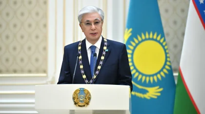 Шавкат Мирзиёев вручил Токаеву высшую государственную награду Узбекистана