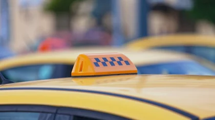 Таксист в Темиртау увез четырехлетнюю дочь пассажирки: как наказали водителя