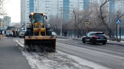 Более 2,8 тысячи рабочих привлекли к уборке снега в Астане