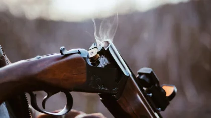 Вооруженный мужчина открыл огонь по полицейским на юге Казахстана