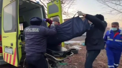 Полицейские ВКО спасли женщину, проникнув в ее дом (ВИДЕО)