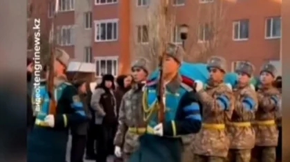 В последний путь проводили фельдшера, погибшую при спасении людей в Астане