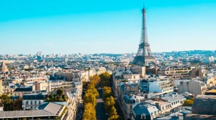 Больше 55 тысяч домов остались без света в нескольких районах Парижа