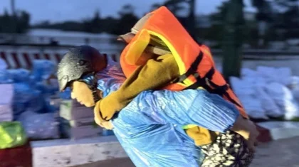 Больше 40 человек погибли в результате наводнений и оползней в центральных провинциях Вьетнама