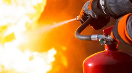 Пожар в здании СТО потушили в Алматы