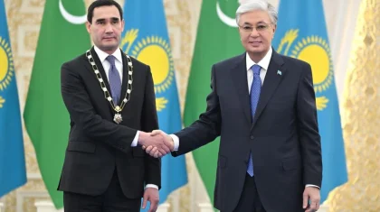 Токаев вручил Бердымухамедову высшую государственную награду Казахстана